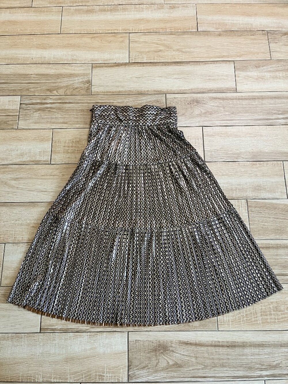 Womens NWT ba&sh Gold Shimmer Pleated Midi Skirt - 2/M - Picture 4 of 6